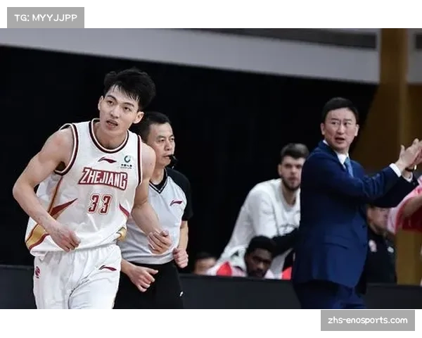 青岛首节轰出33-15攻击波 早早建立领先优势掌控比赛节奏 青岛首节轰出33-15攻击波 早早建立领先优势掌控比赛节奏